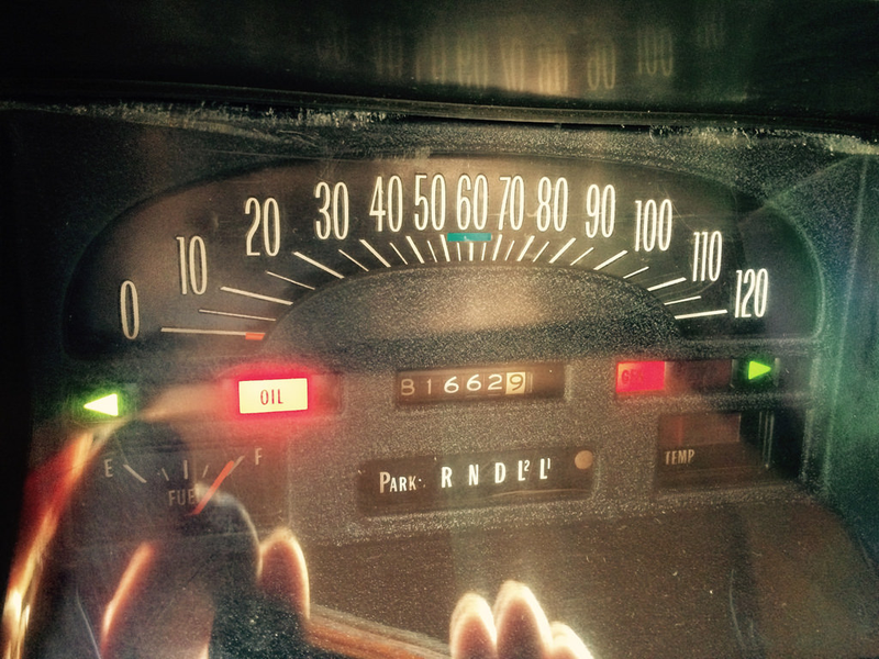 Illustration for article titled Here's what is behind the speedometer in an old car...